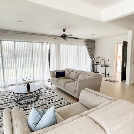Nur Villa Sg Soi Kuantan Esterno foto