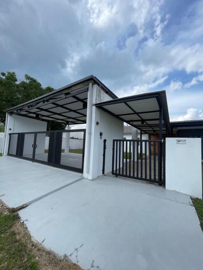 Nur Villa Sg Soi Kuantan Esterno foto