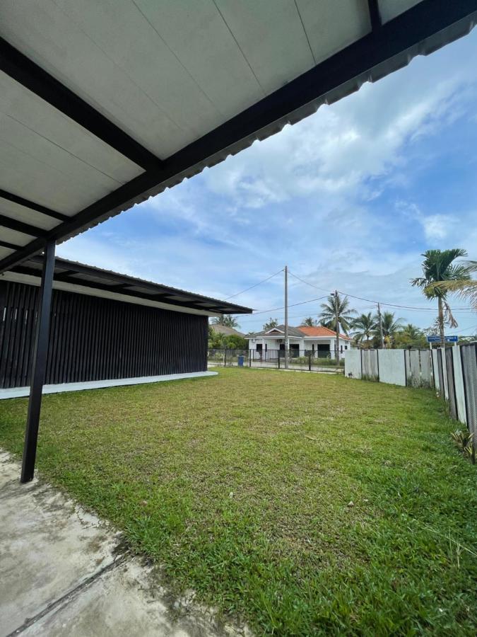 Nur Villa Sg Soi Kuantan Esterno foto
